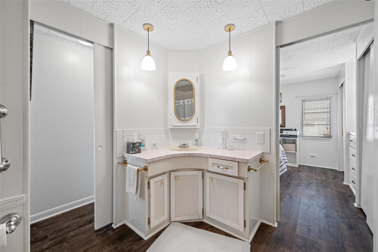 Image 28 of 67 For 18675 Us Highway 19 N 319