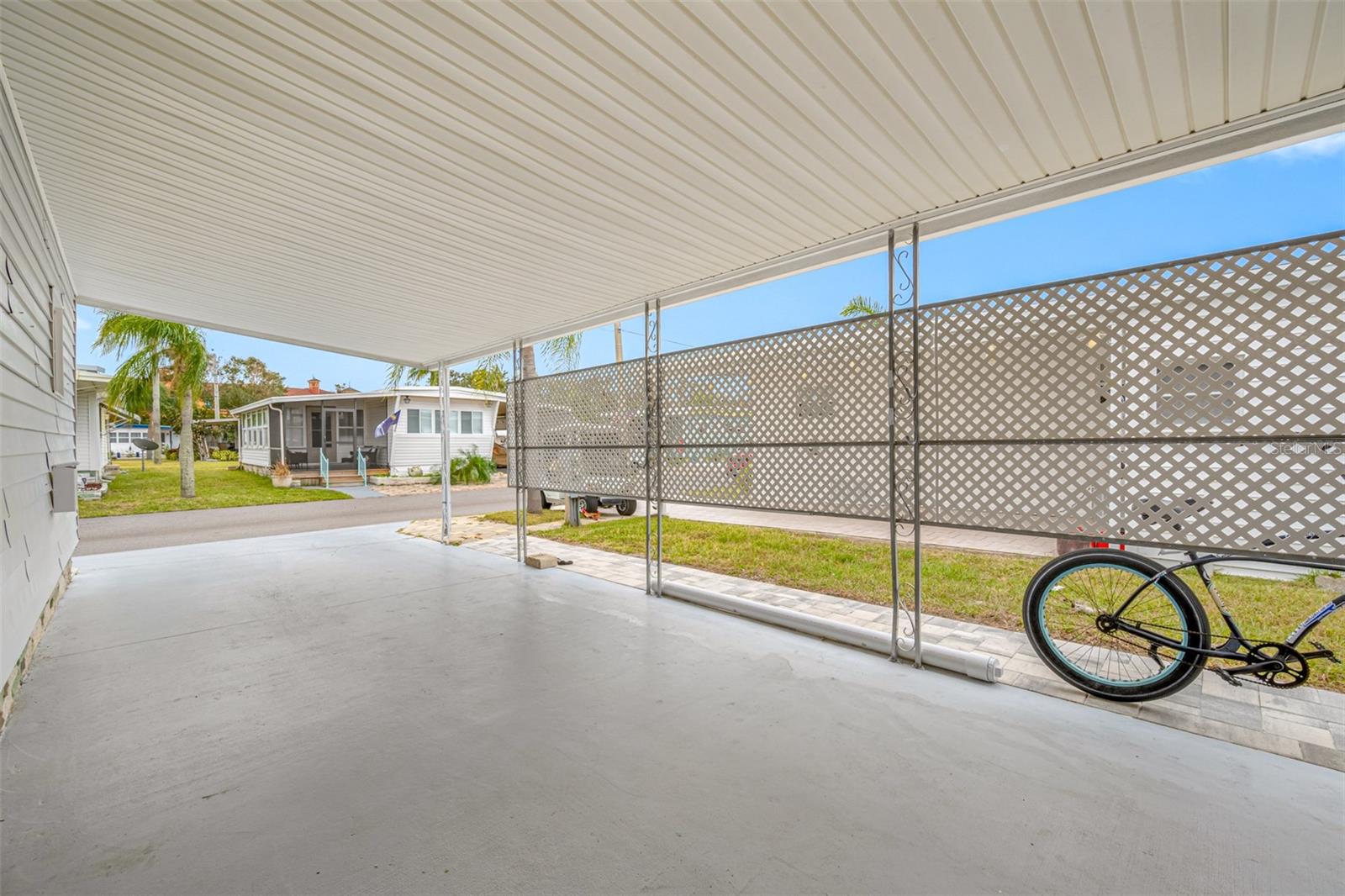 Image 50 of 67 For 18675 Us Highway 19 N 319