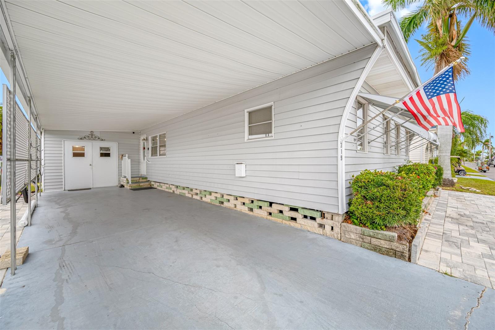 Image 51 of 67 For 18675 Us Highway 19 N 319