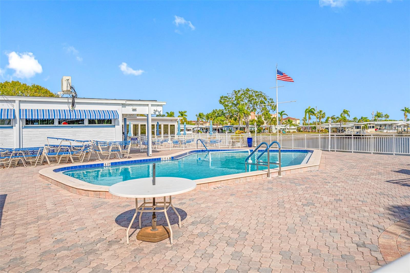 Image 59 of 67 For 18675 Us Highway 19 N 319