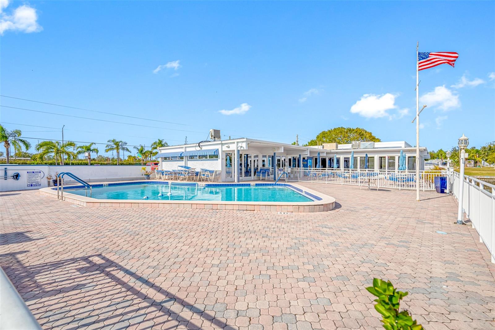 Image 60 of 67 For 18675 Us Highway 19 N 319