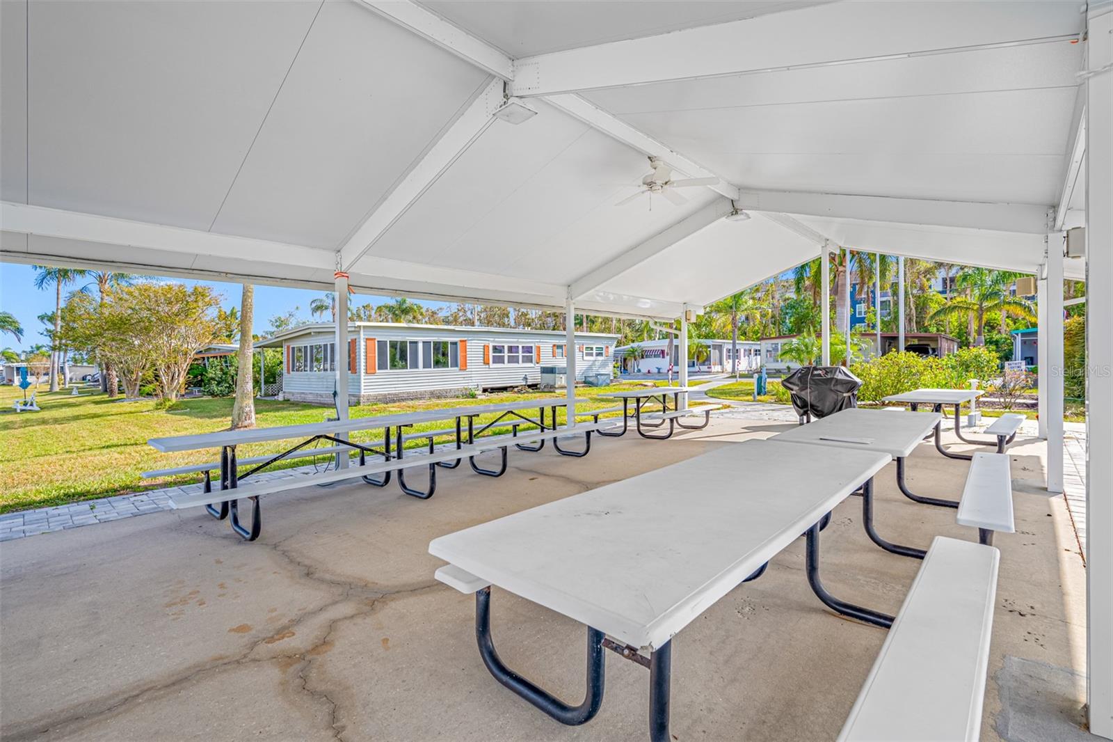 Image 64 of 67 For 18675 Us Highway 19 N 319