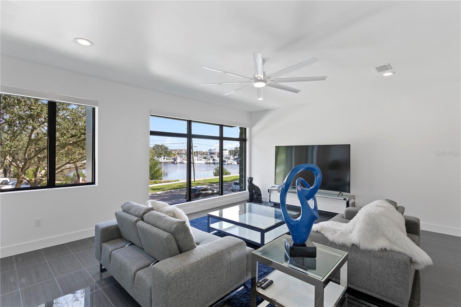 Image 12 of 66 For 90 Columbia Drive 3