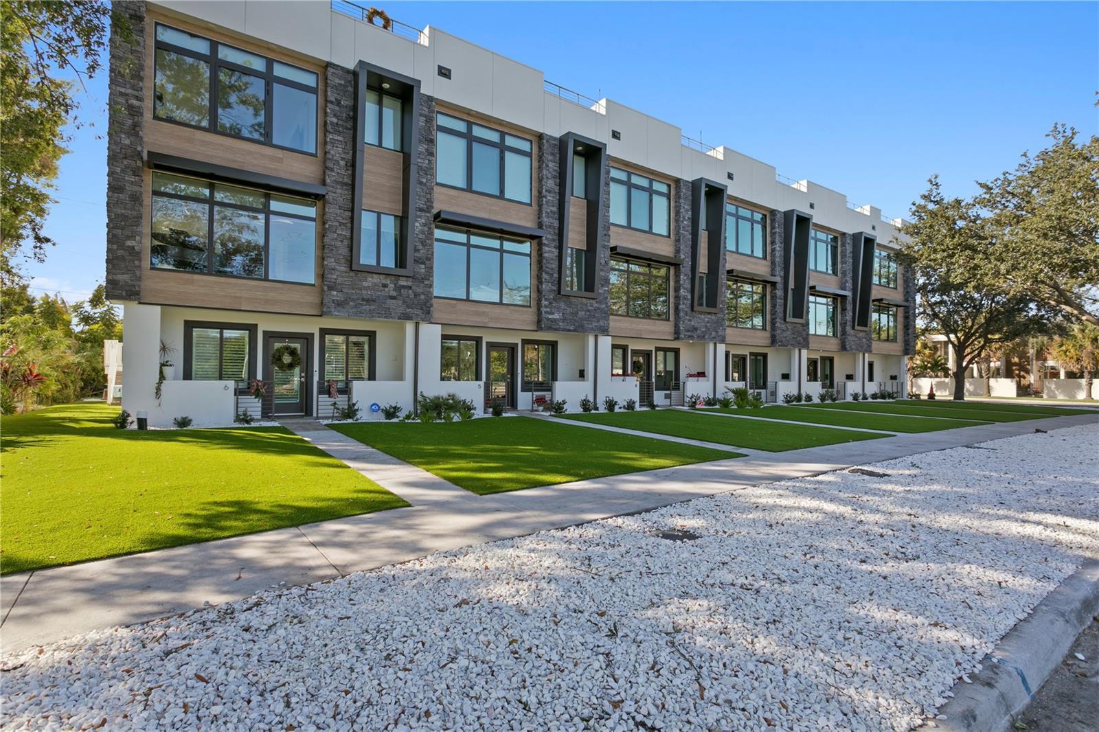 Image 2 of 66 For 90 Columbia Drive 3