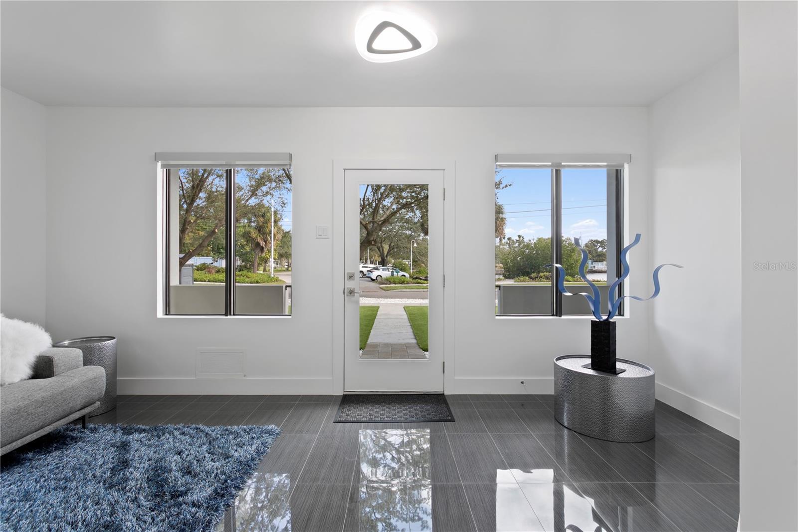 Image 6 of 66 For 90 Columbia Drive 3