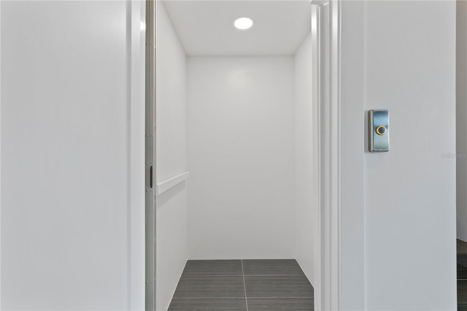 Image 8 of 66 For 90 Columbia Drive 3