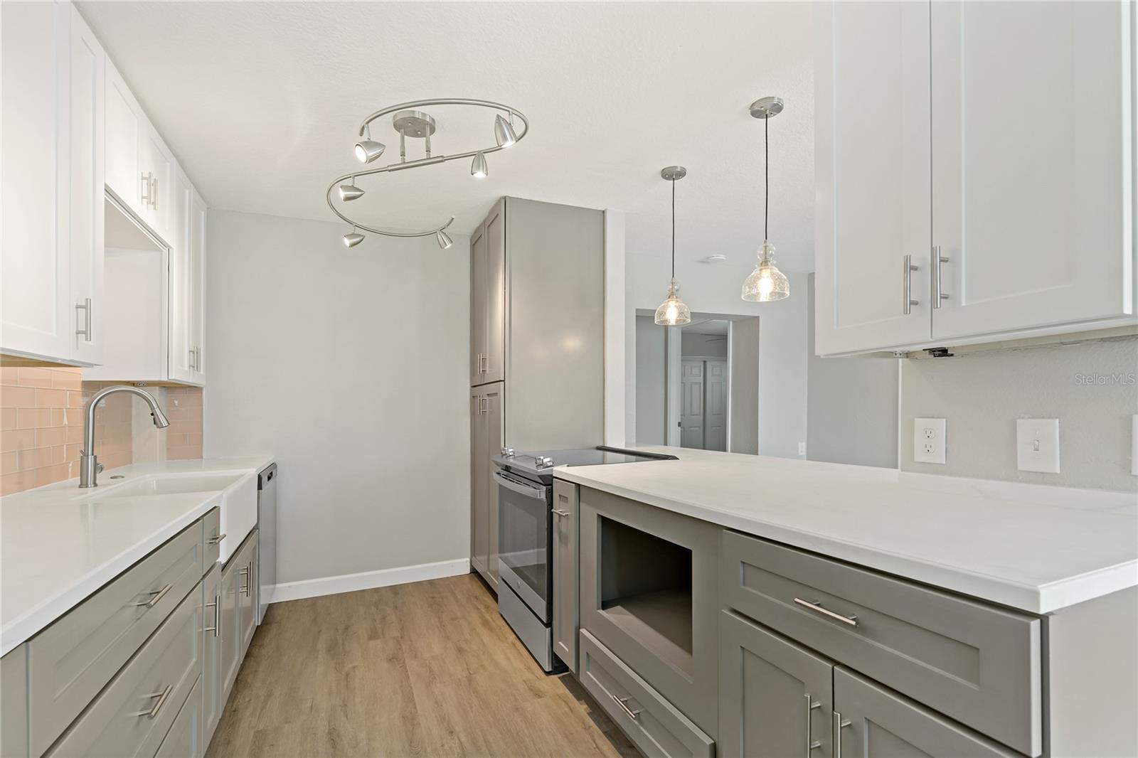 Image 13 of 44 For 8441 Bayshore Drive A