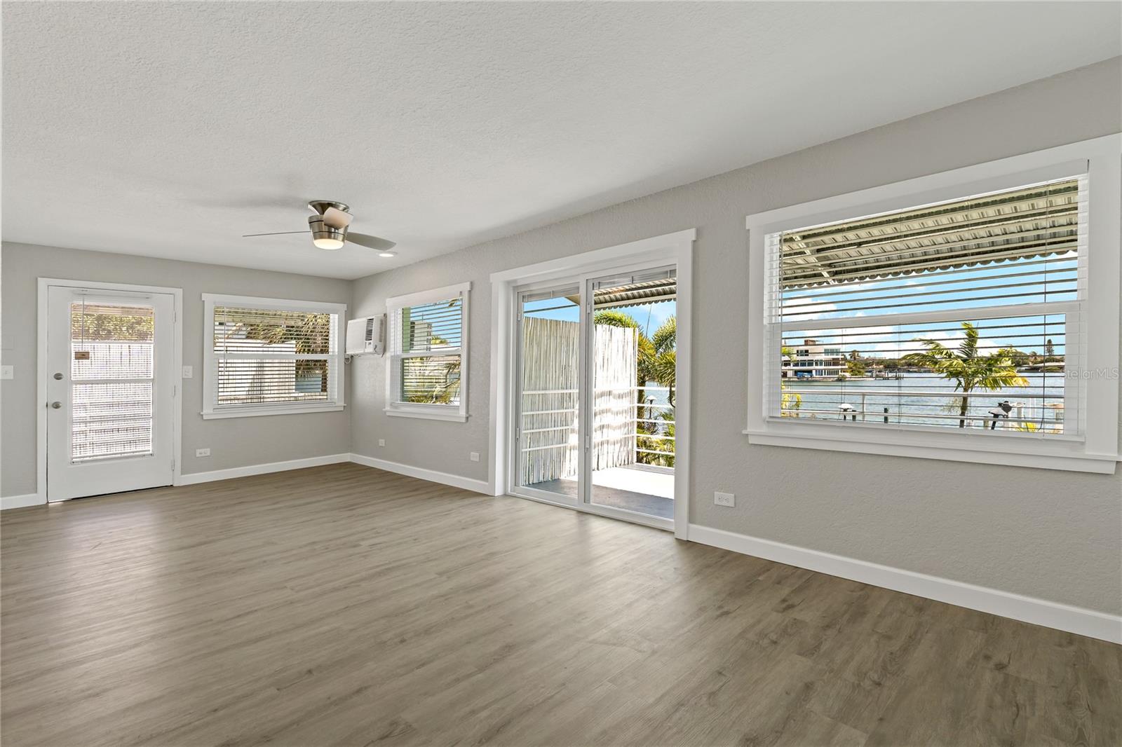Image 17 of 44 For 8441 Bayshore Drive A