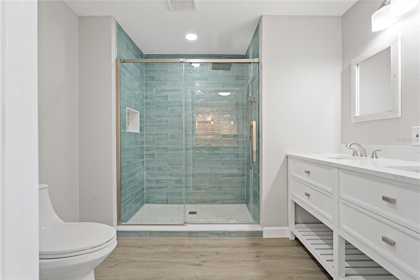 Image 23 of 44 For 8441 Bayshore Drive A