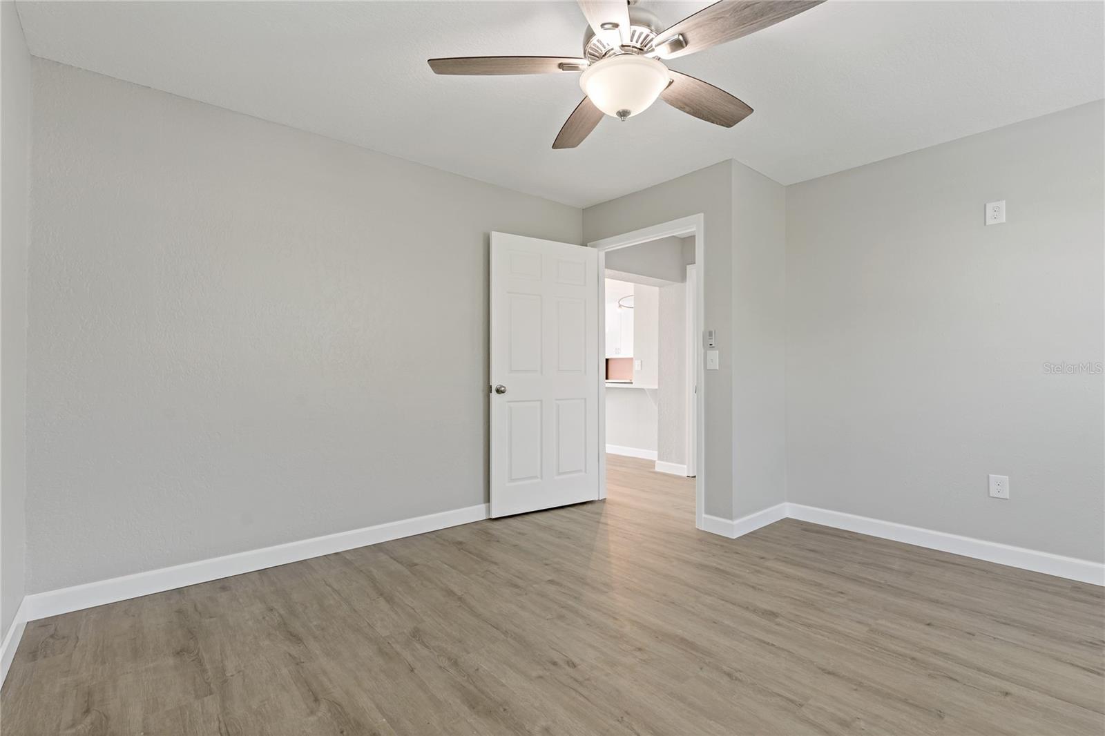 Image 30 of 44 For 8441 Bayshore Drive A