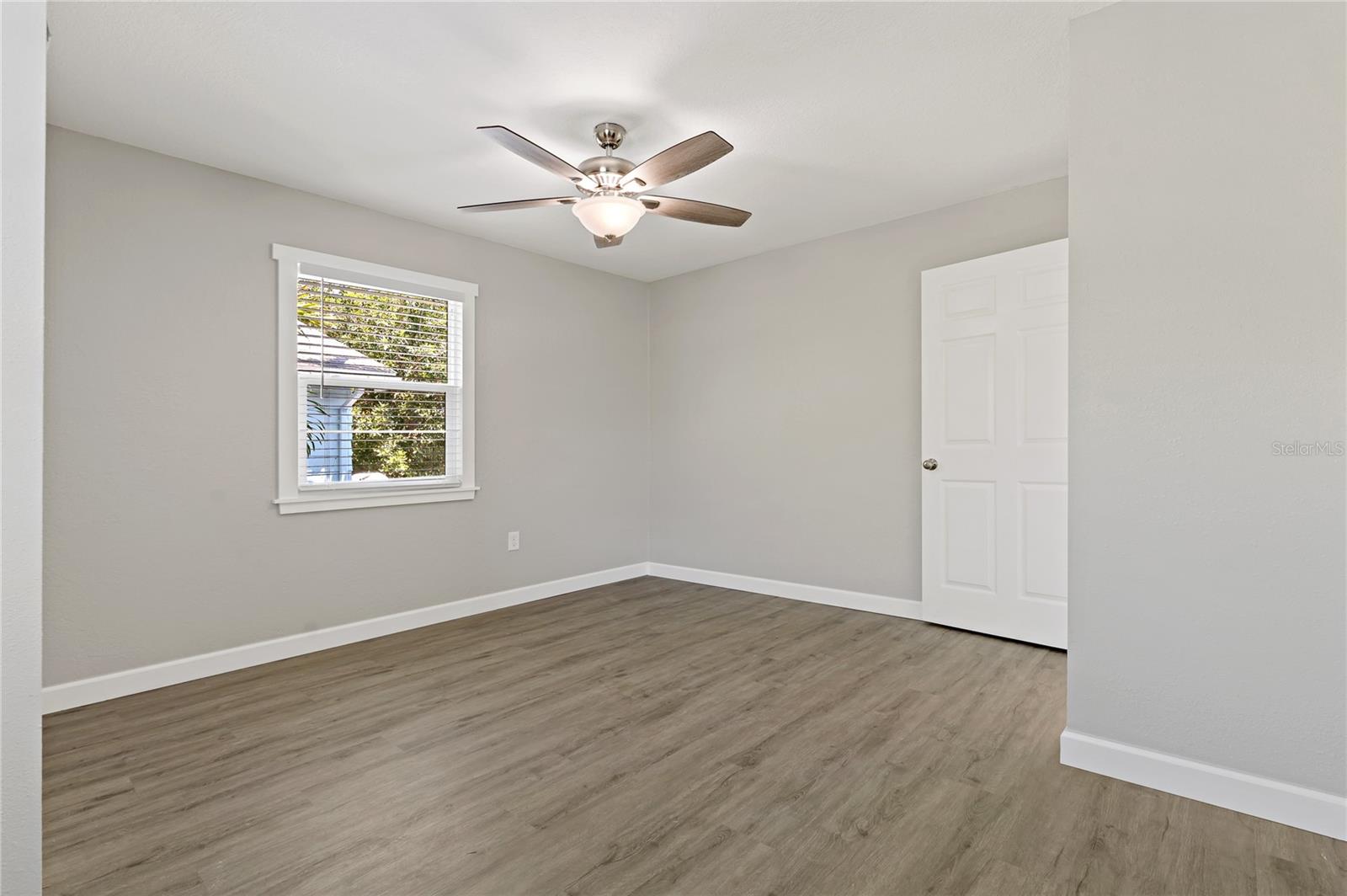 Image 31 of 44 For 8441 Bayshore Drive A