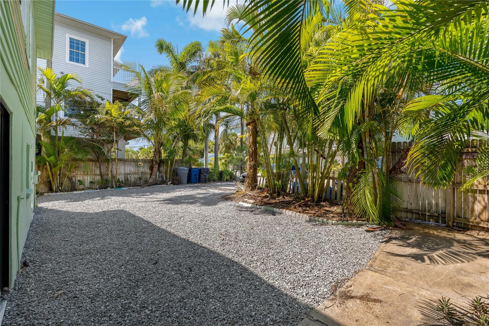 Image 41 of 44 For 8441 Bayshore Drive A