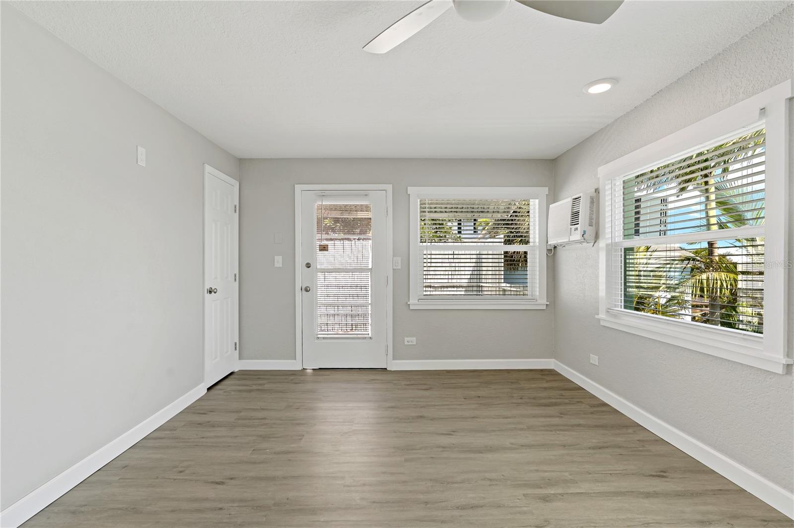 Image 6 of 44 For 8441 Bayshore Drive A