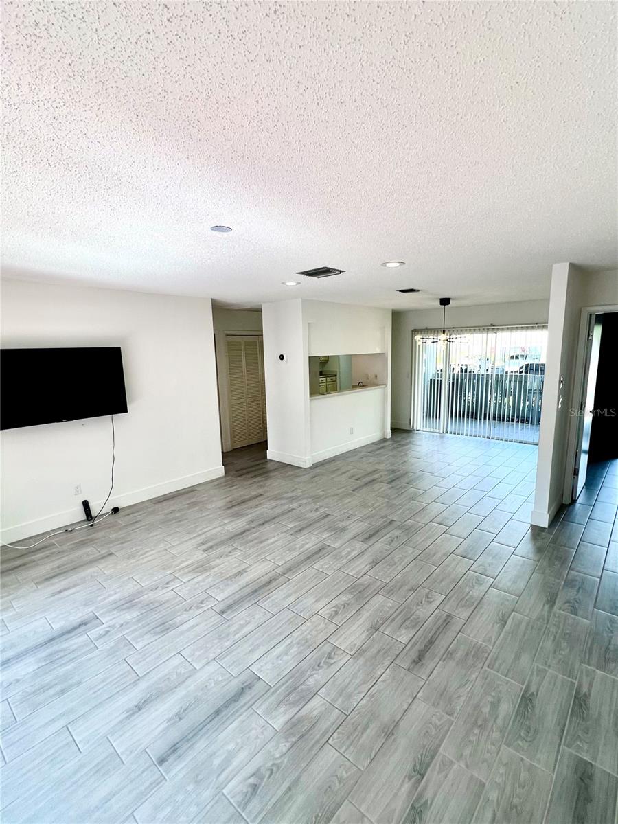 Image 3 of 12 For 60 Iris Place