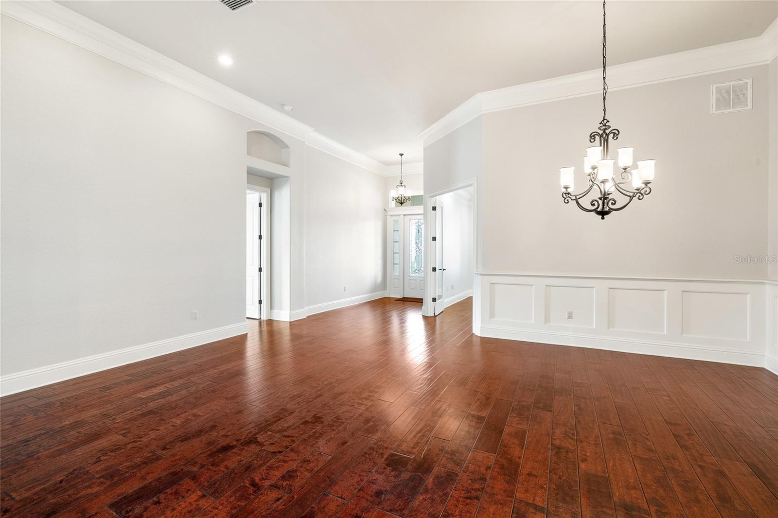 Image 13 of 79 For 6632 Crescent Woods Circle