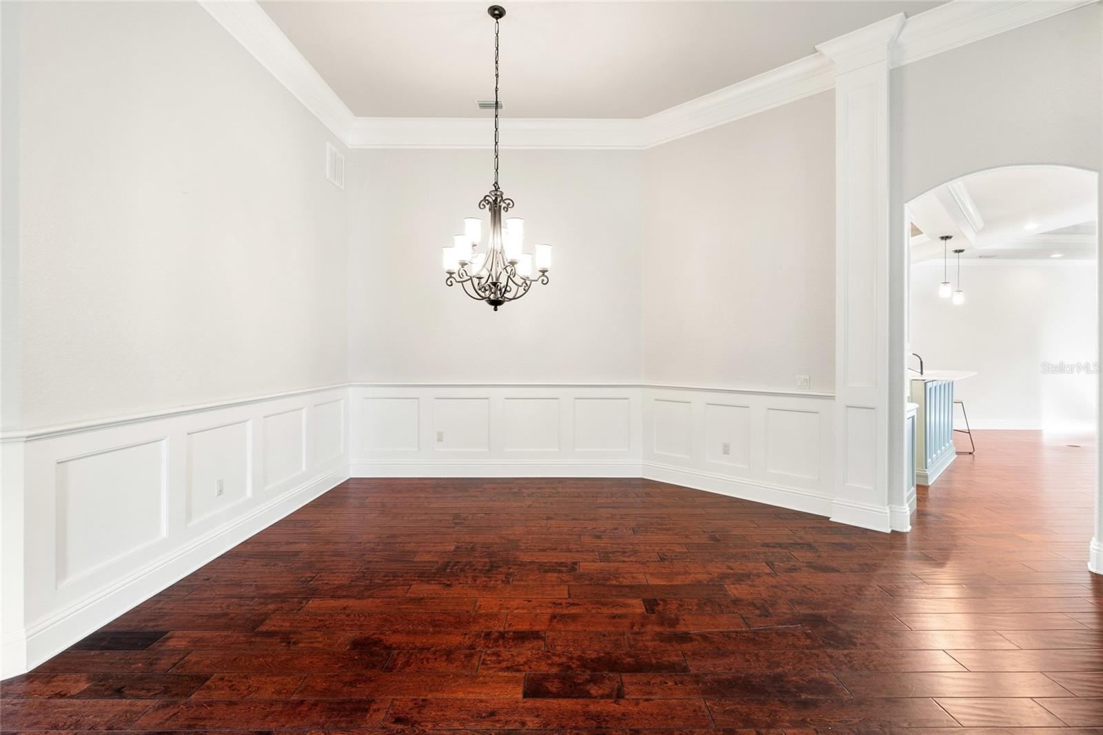 Image 14 of 79 For 6632 Crescent Woods Circle