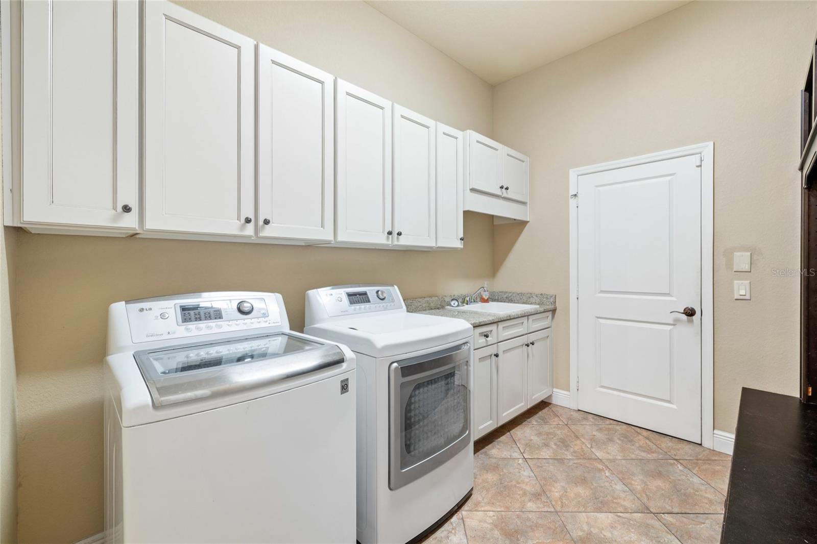 Image 50 of 79 For 6632 Crescent Woods Circle