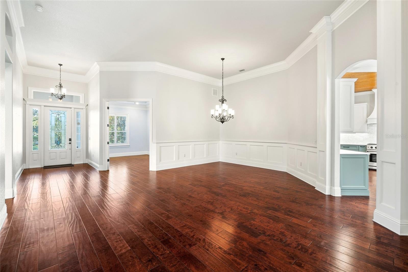 Image 8 of 79 For 6632 Crescent Woods Circle