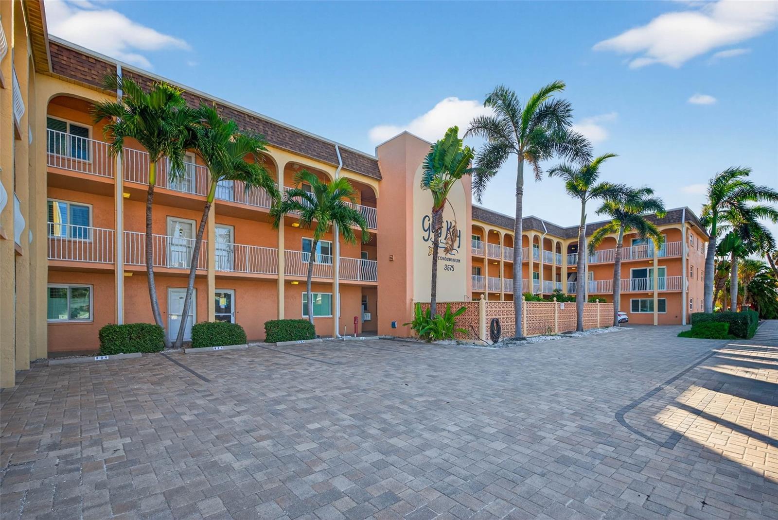 Image 7 of 25 For 3575 Gulf Boulevard 203