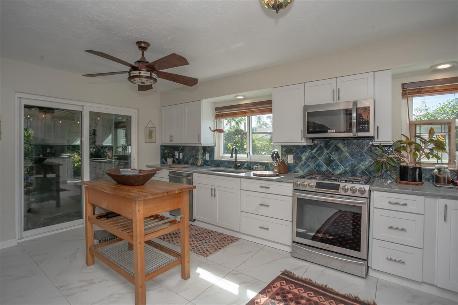 Image 8 of 35 For 645 Palmetto Drive