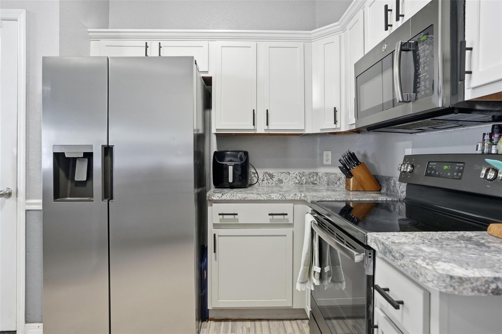 Listing photo id 9 for 3008 Cloudcroft Avenue