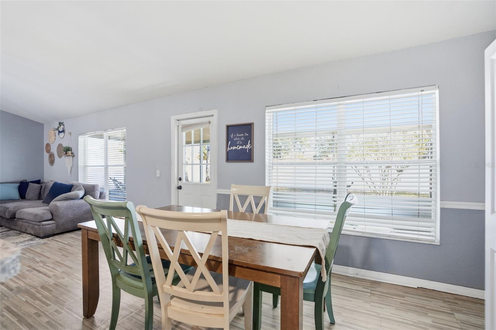 Listing photo id 14 for 3008 Cloudcroft Avenue