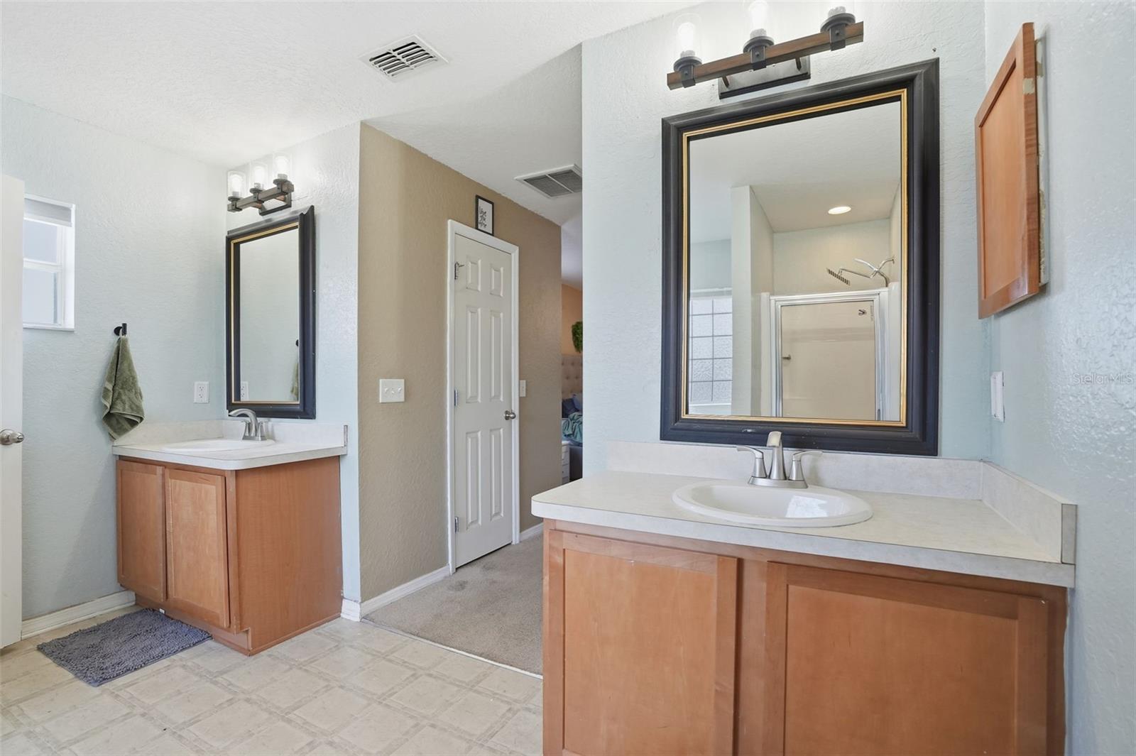 Listing photo id 32 for 3008 Cloudcroft Avenue