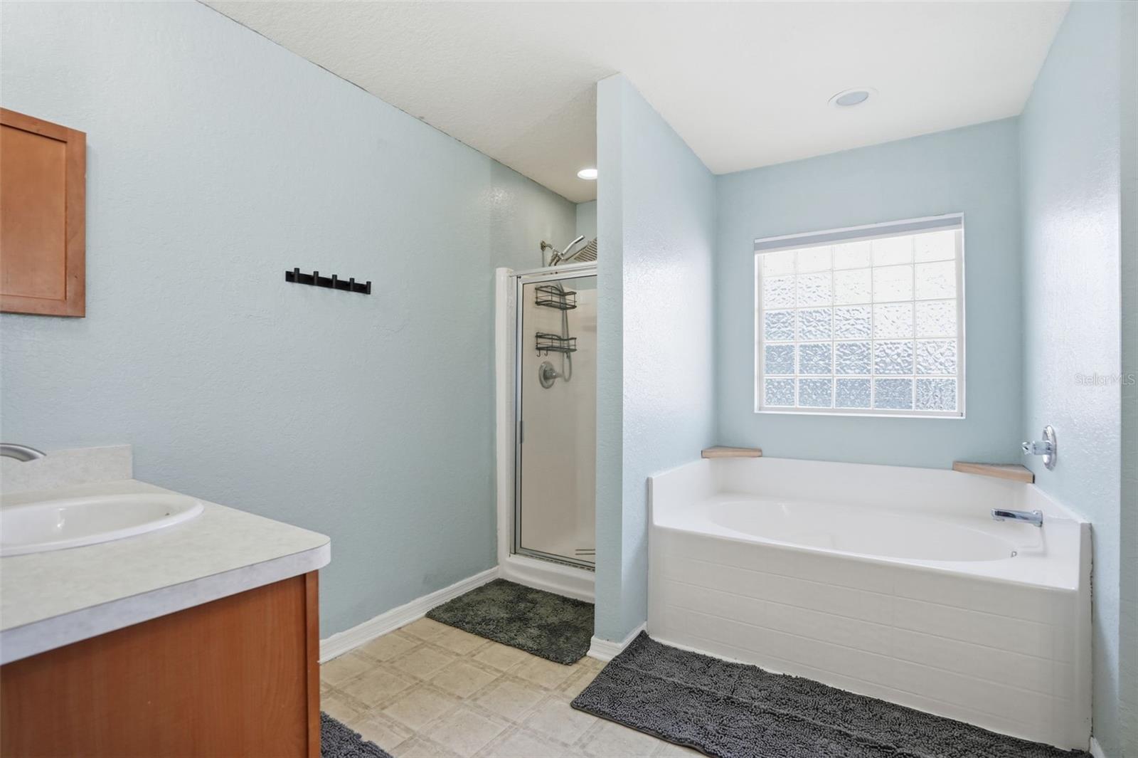 Listing photo id 33 for 3008 Cloudcroft Avenue