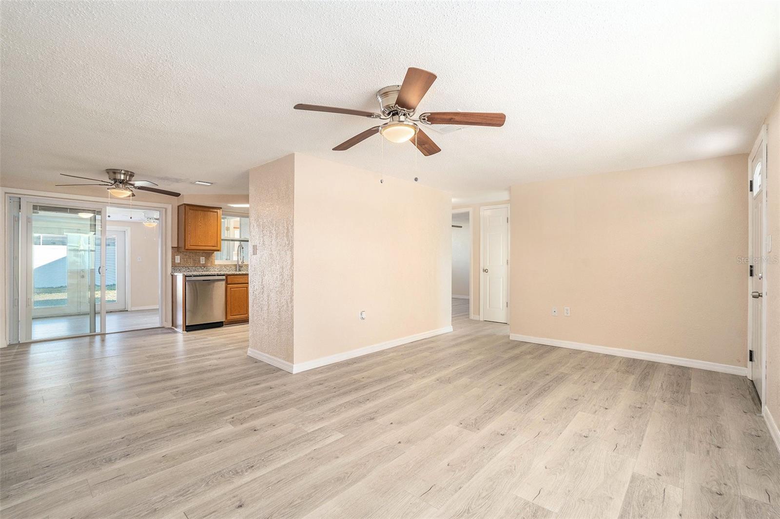 Image 11 of 41 For 7321 Parrot Drive