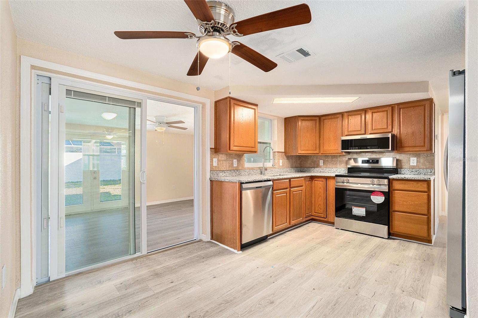 Image 8 of 41 For 7321 Parrot Drive