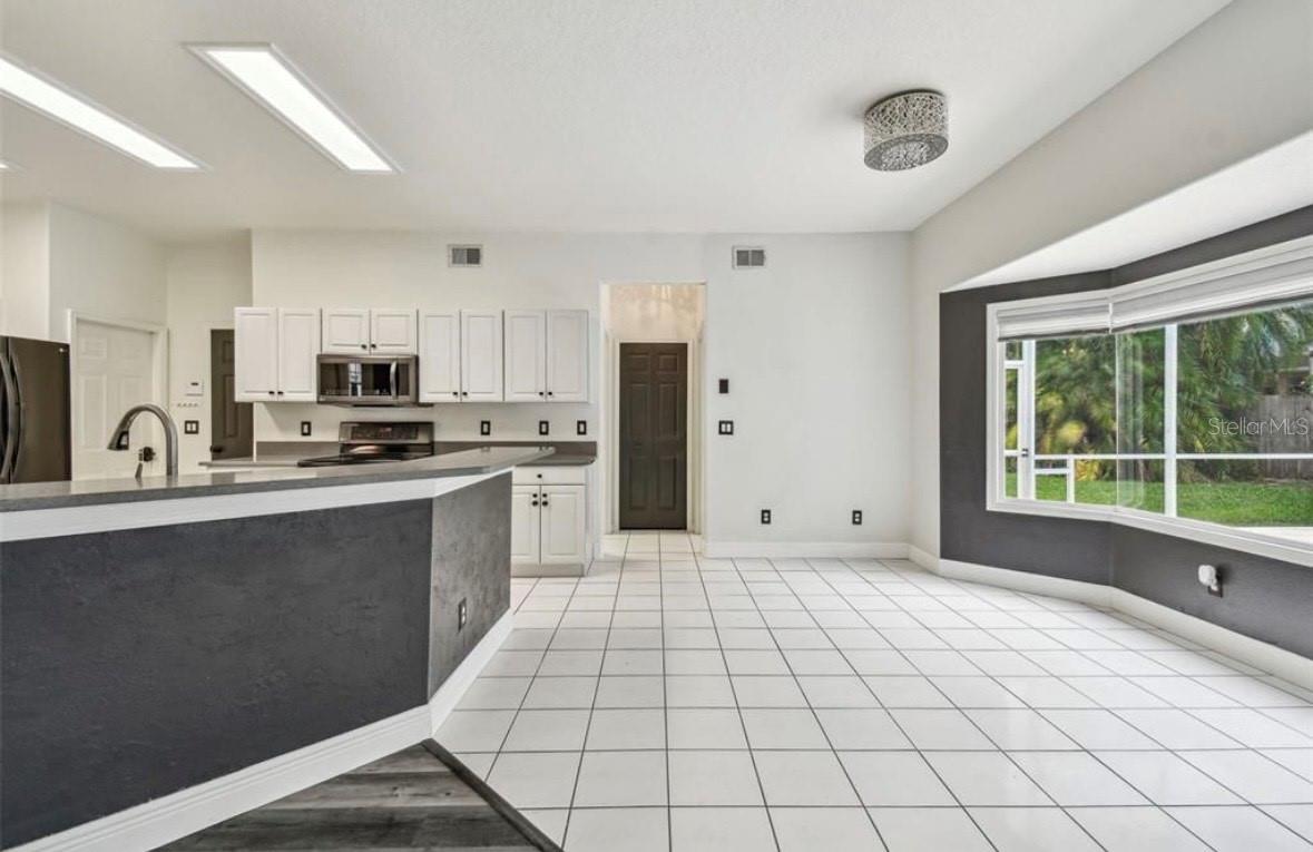 Image 28 of 92 For 16003 Ridley Place