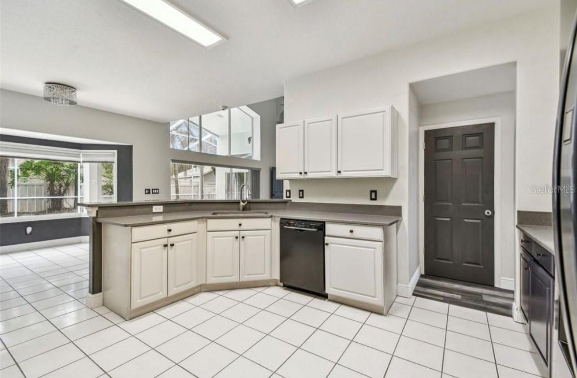 Image 33 of 92 For 16003 Ridley Place