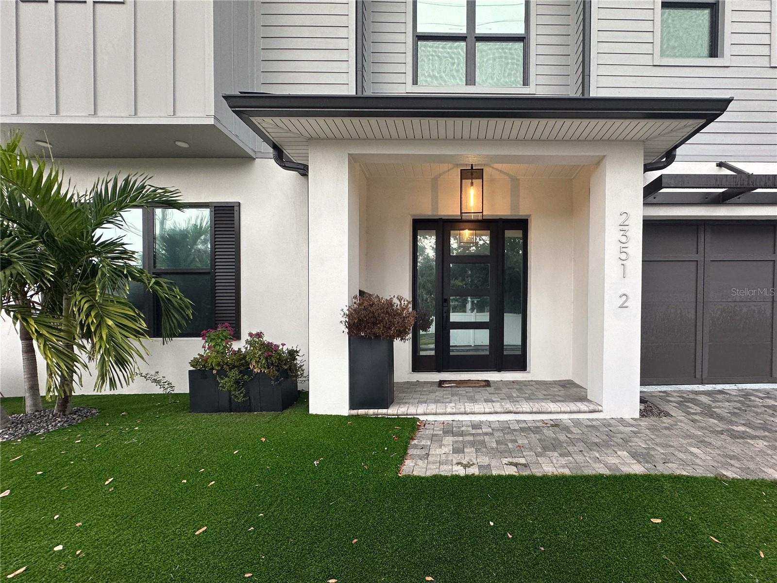 Image 2 of 45 For 2351 Mississippi Avenue 2