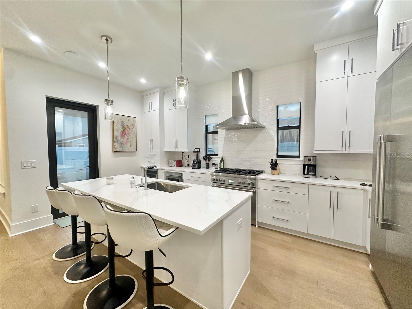 Image 3 of 45 For 2351 Mississippi Avenue 2