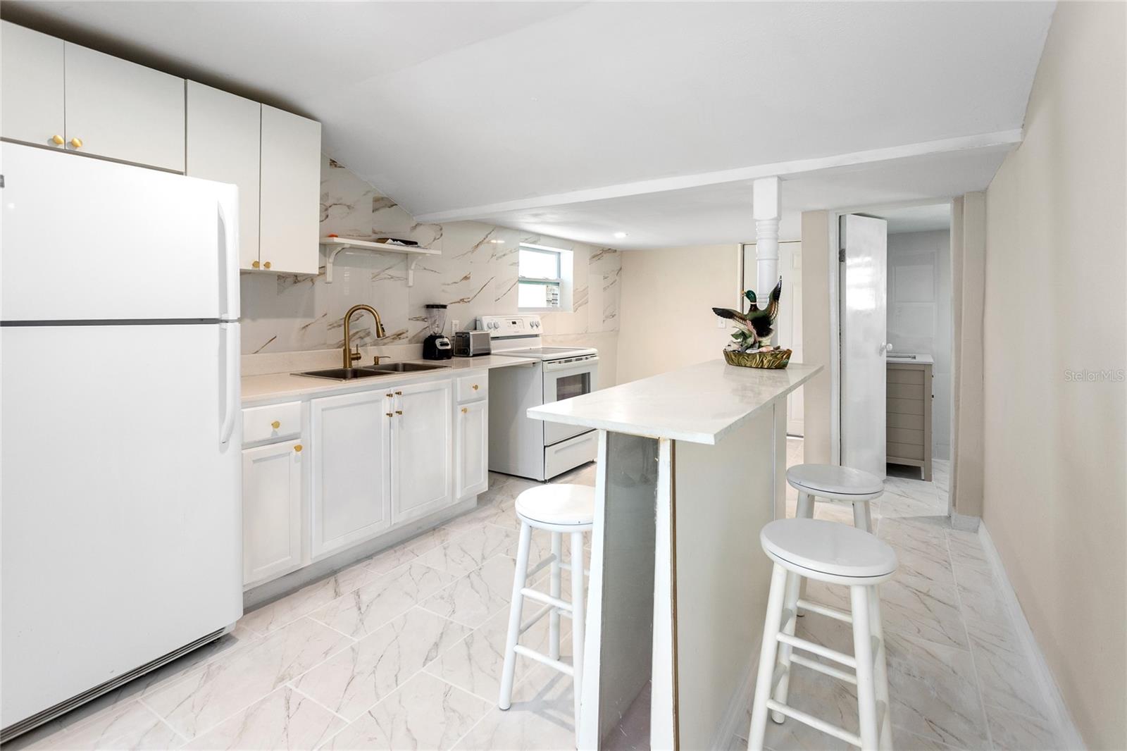 Image 13 of 22 For 802 Jurgens Street