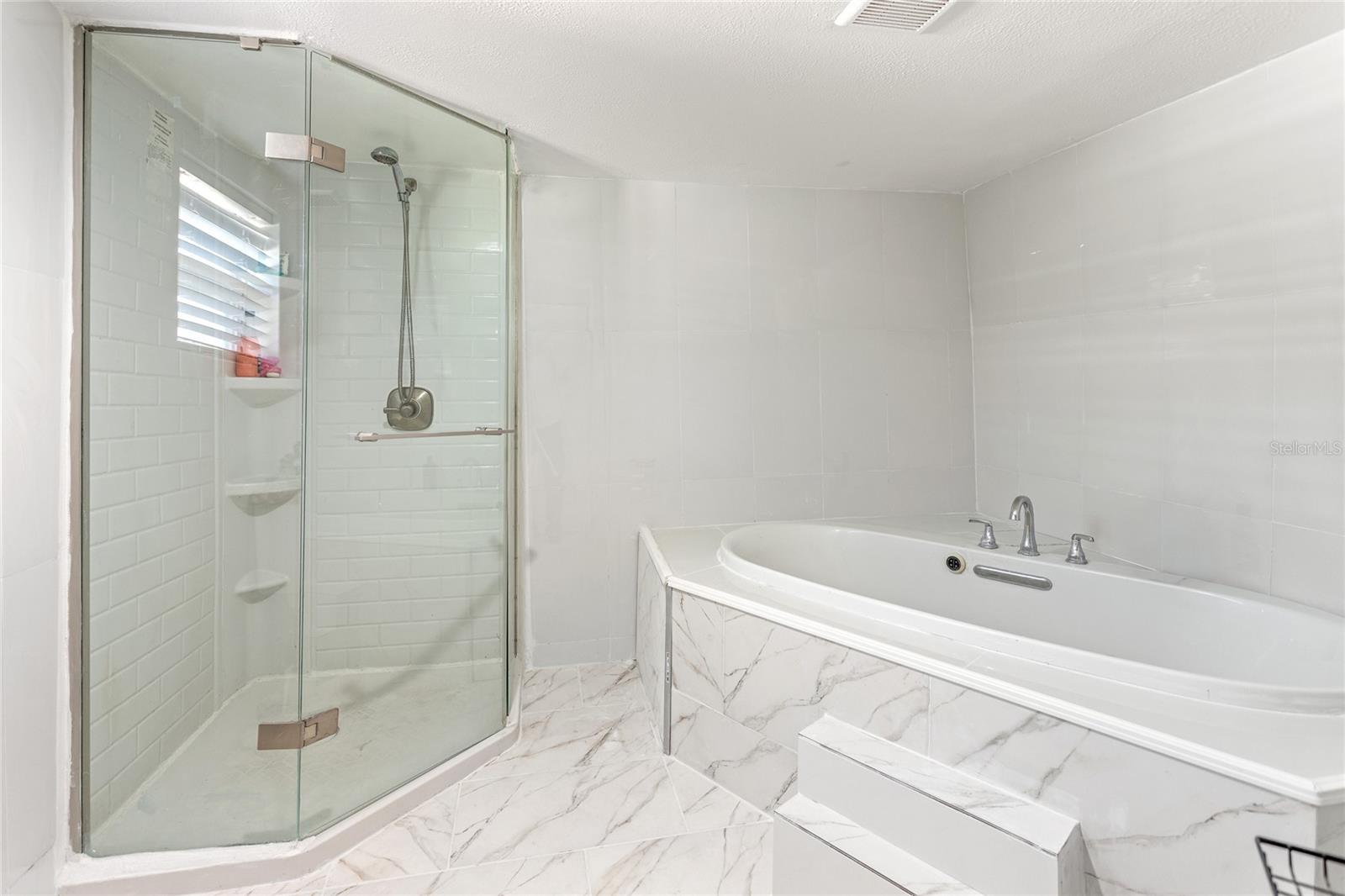 Image 16 of 22 For 802 Jurgens Street