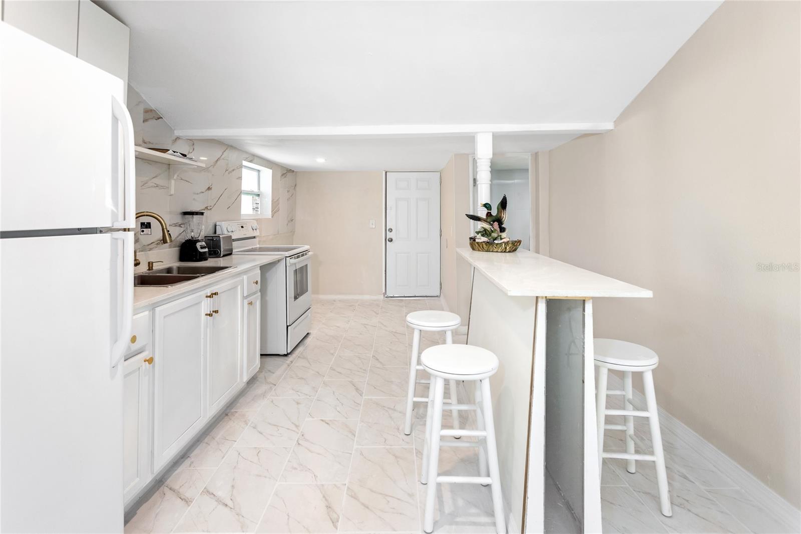 Image 18 of 22 For 802 Jurgens Street