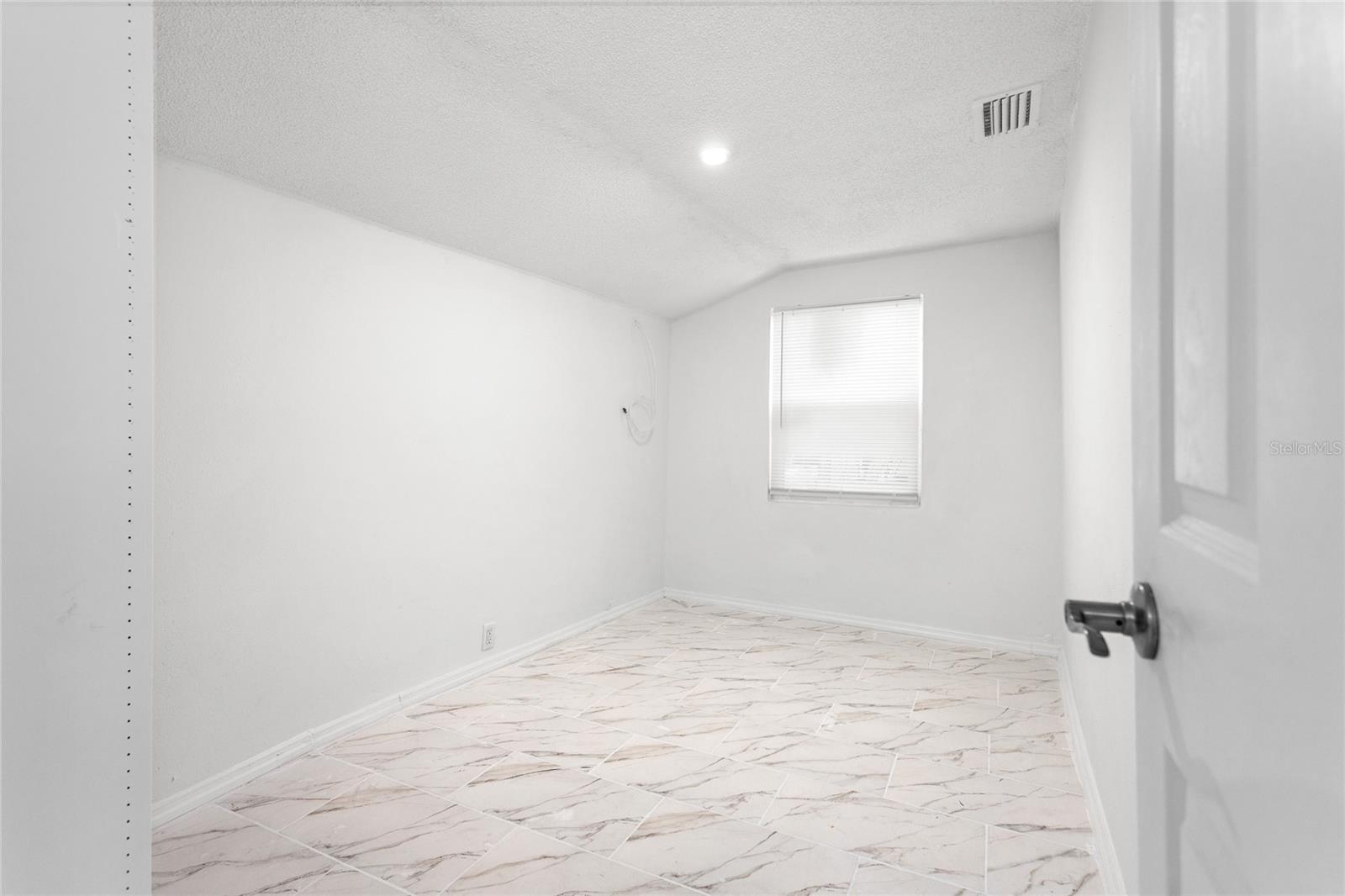 Image 7 of 22 For 802 Jurgens Street