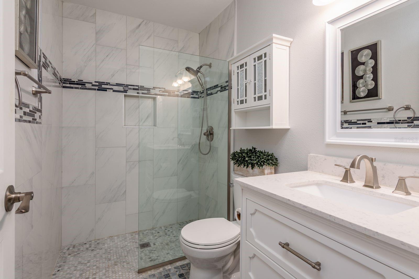 Listing photo id 15 for 1300 Shady Pine Way B