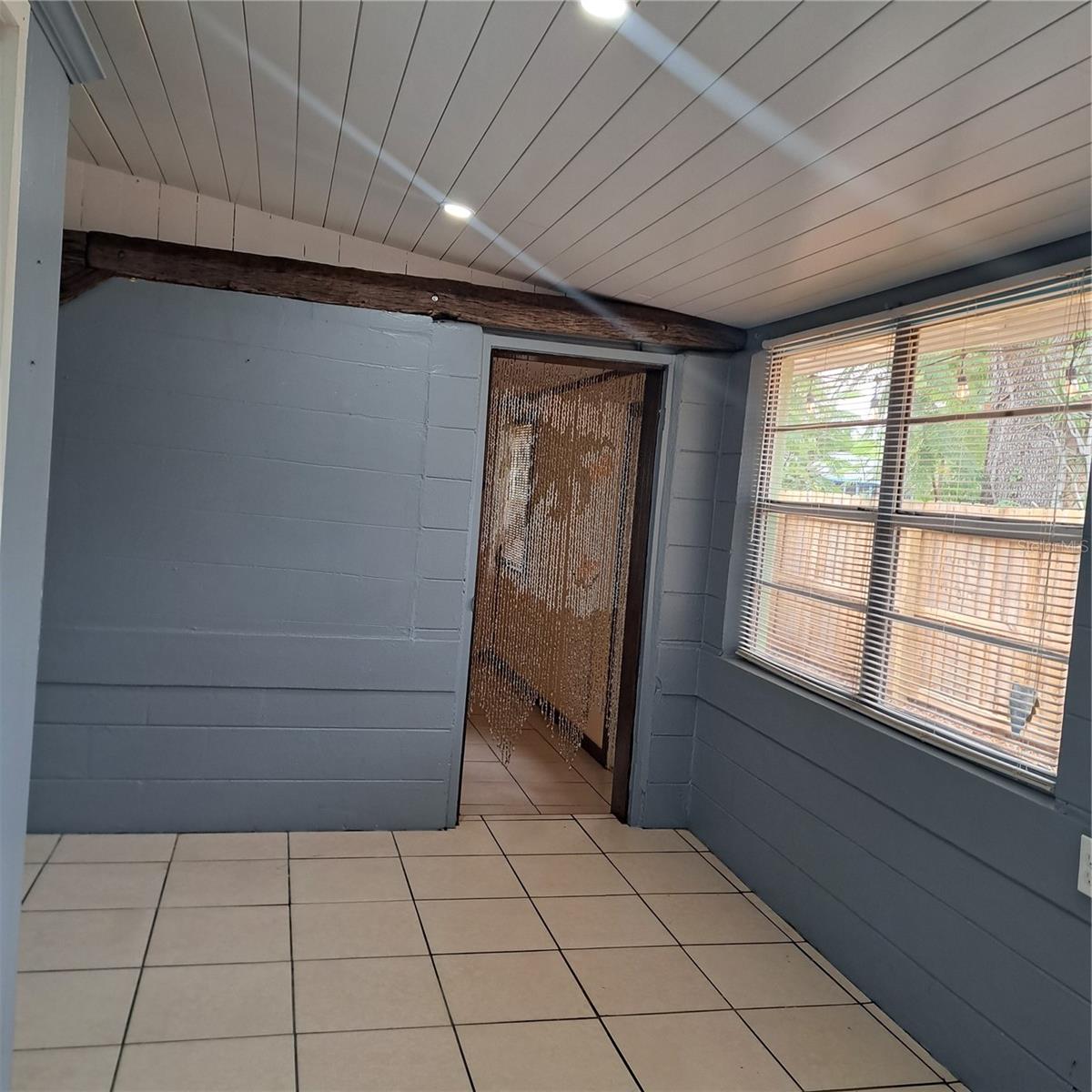 Image 10 of 42 For 627 61st Avenue S