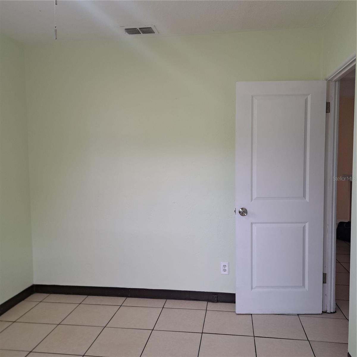 Image 20 of 42 For 627 61st Avenue S