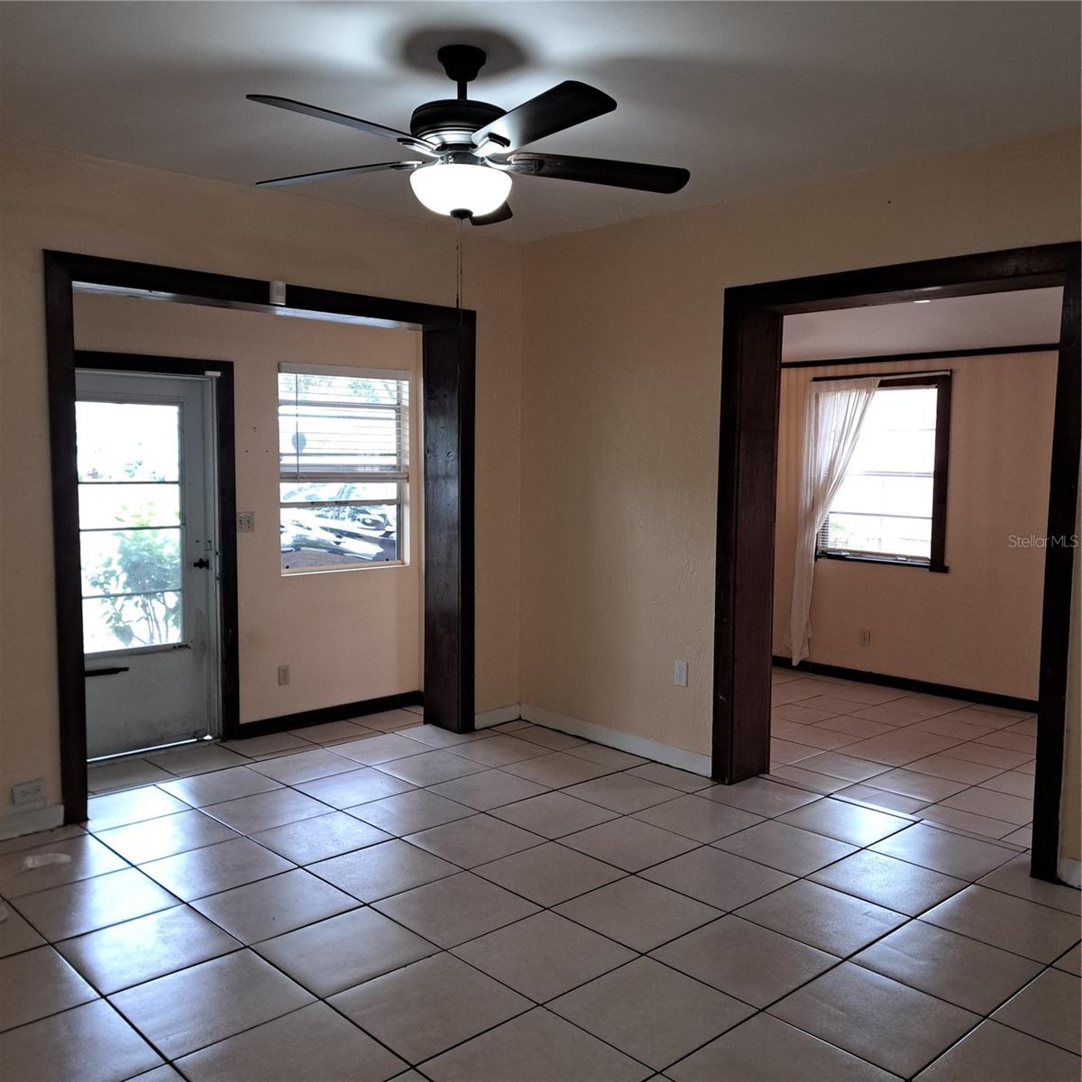 Image 3 of 42 For 627 61st Avenue S