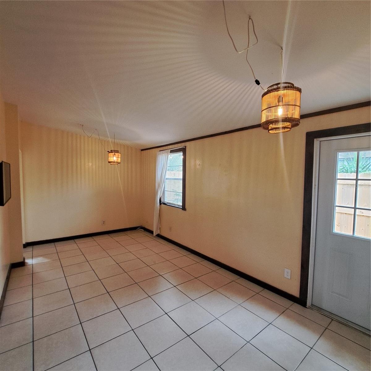 Image 4 of 42 For 627 61st Avenue S