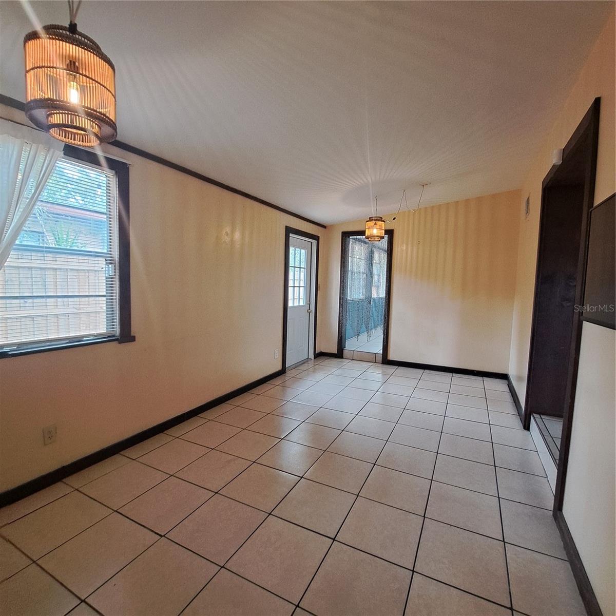 Image 5 of 42 For 627 61st Avenue S