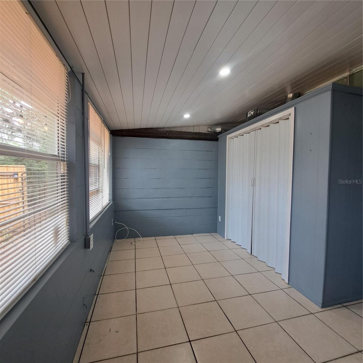 Image 8 of 42 For 627 61st Avenue S