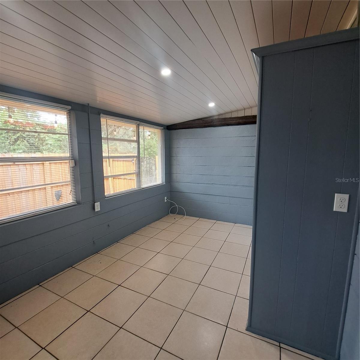 Image 9 of 42 For 627 61st Avenue S