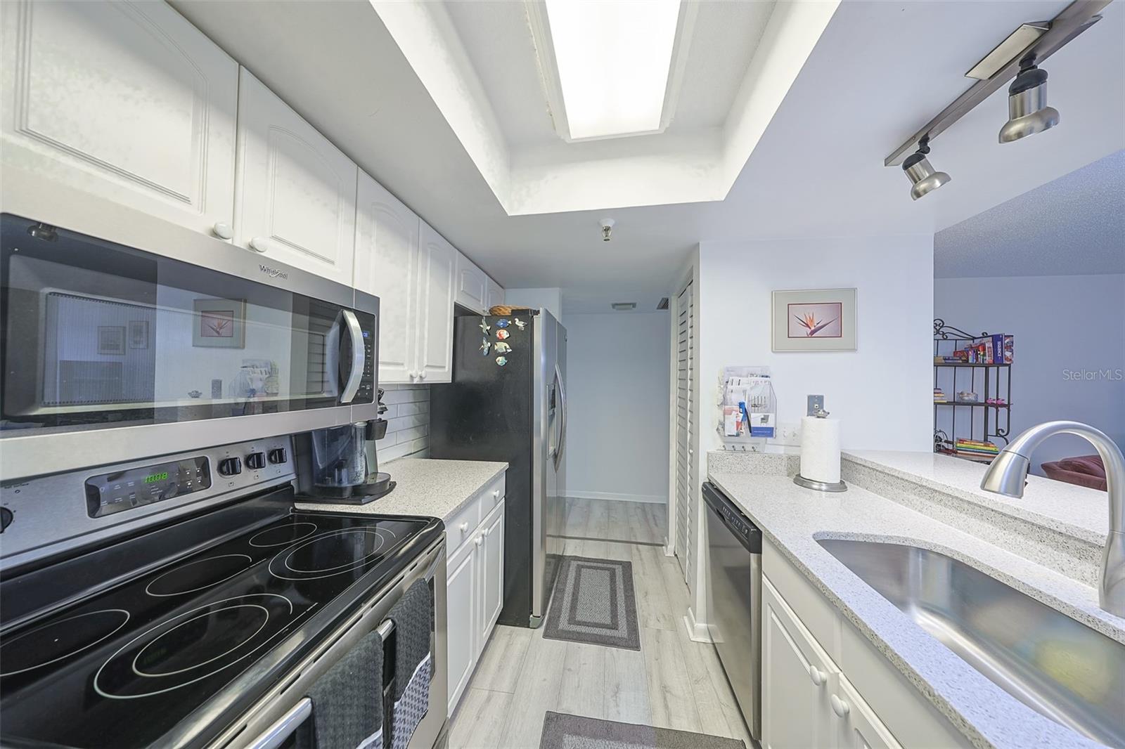 Image 11 of 30 For 19930 Gulf Boulevard 1b