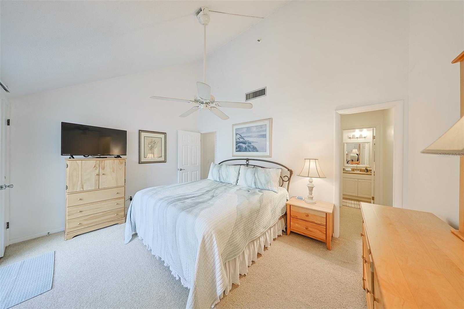 Image 17 of 30 For 19930 Gulf Boulevard 1b