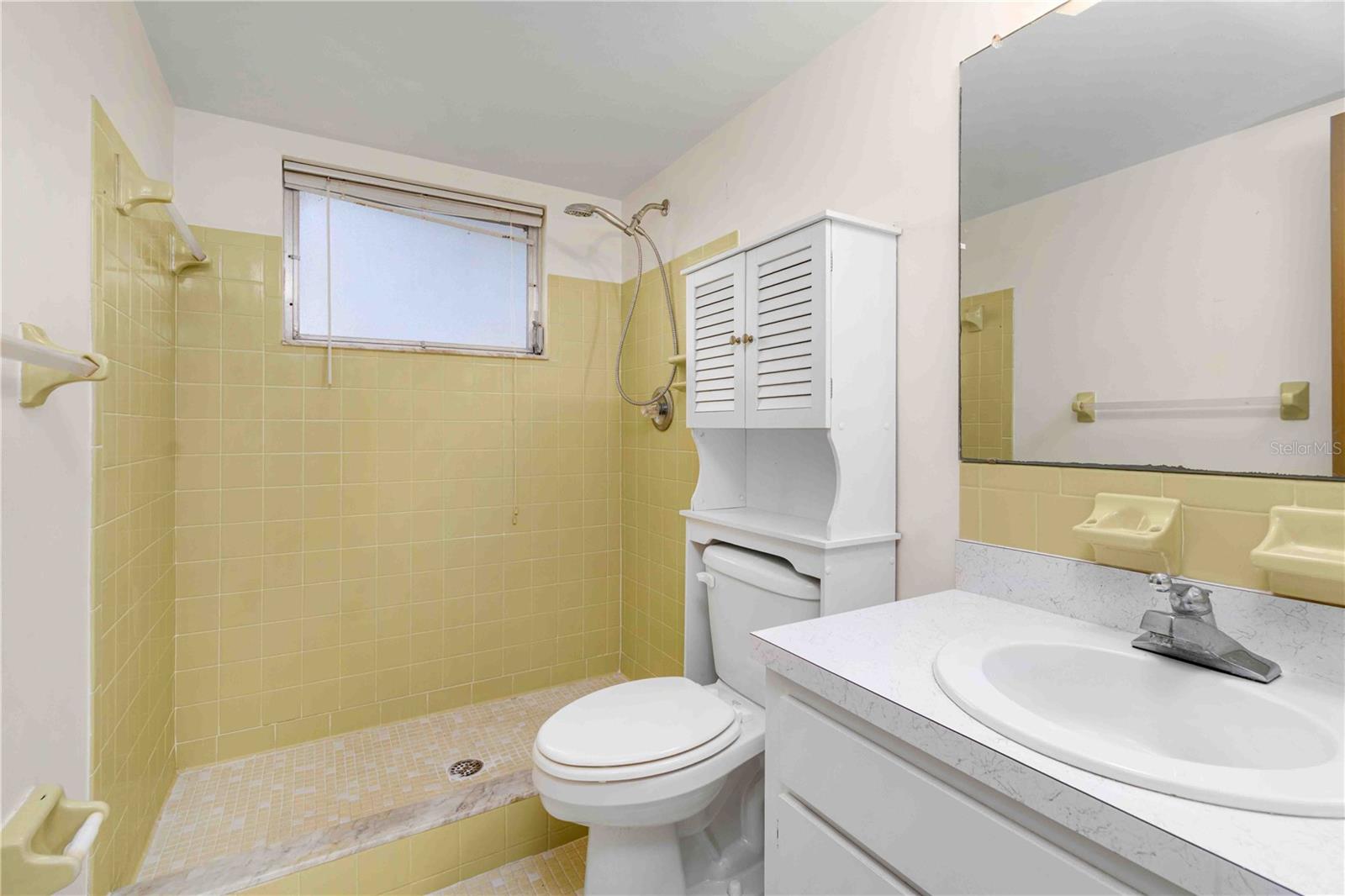 Image 18 of 33 For 11200 102nd Avenue 136