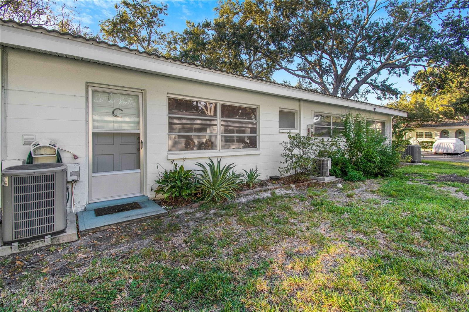 Image 25 of 33 For 11200 102nd Avenue 136